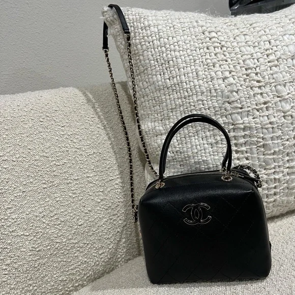 Chanel Black Vanity Case - Picture 6 of 6